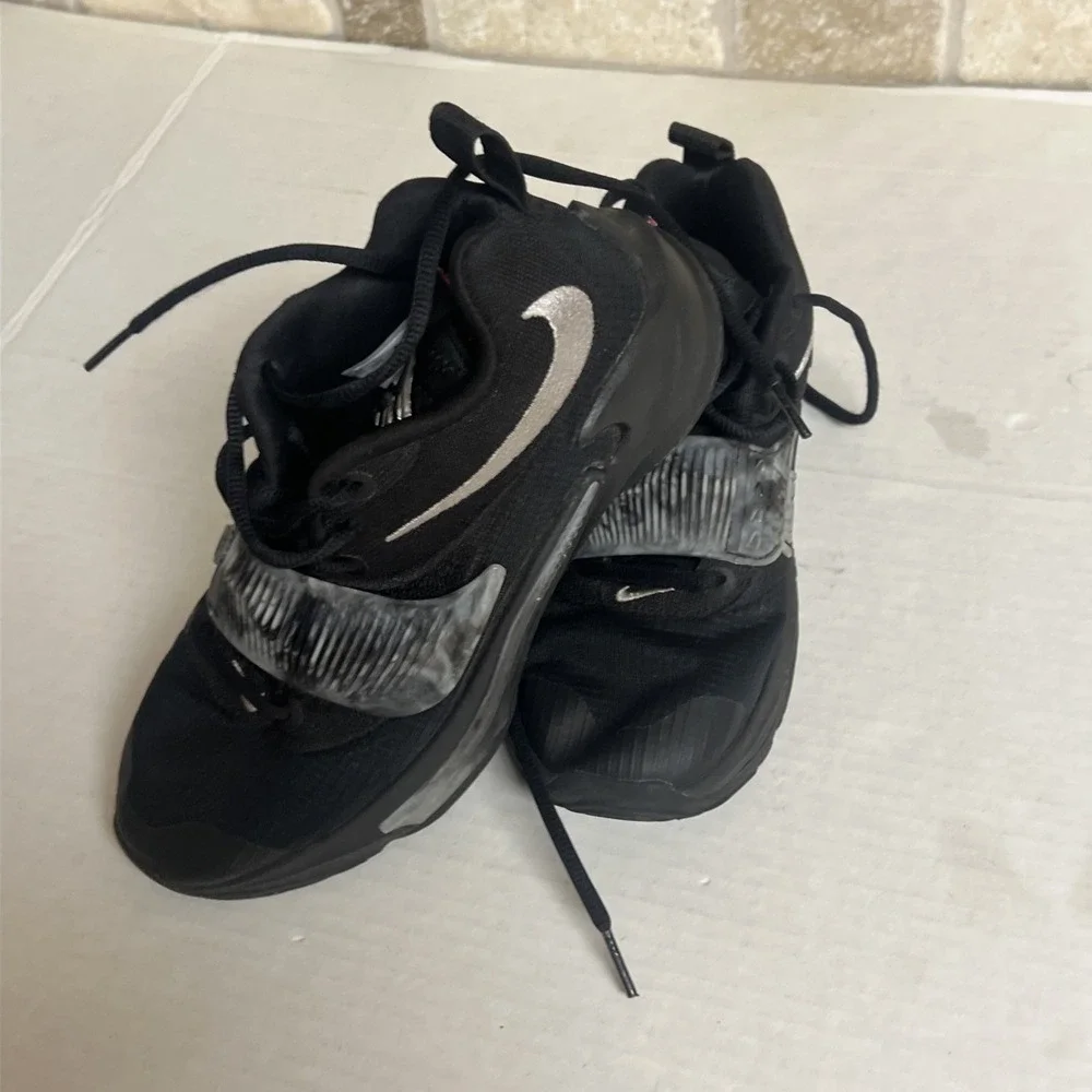 Nike‎ Zoom Freak 3 GS 'Black Metallic Silver' DB4158-002 4.5Y No Box.